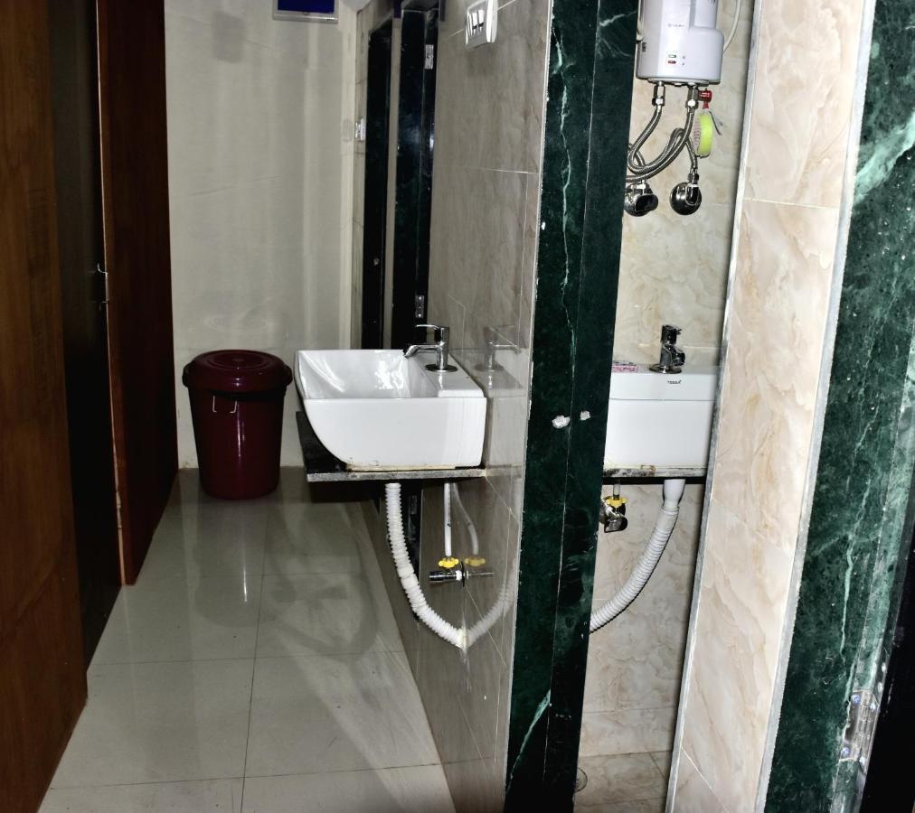 Asra Dormitory For Male And Female Mumbai Exterior photo